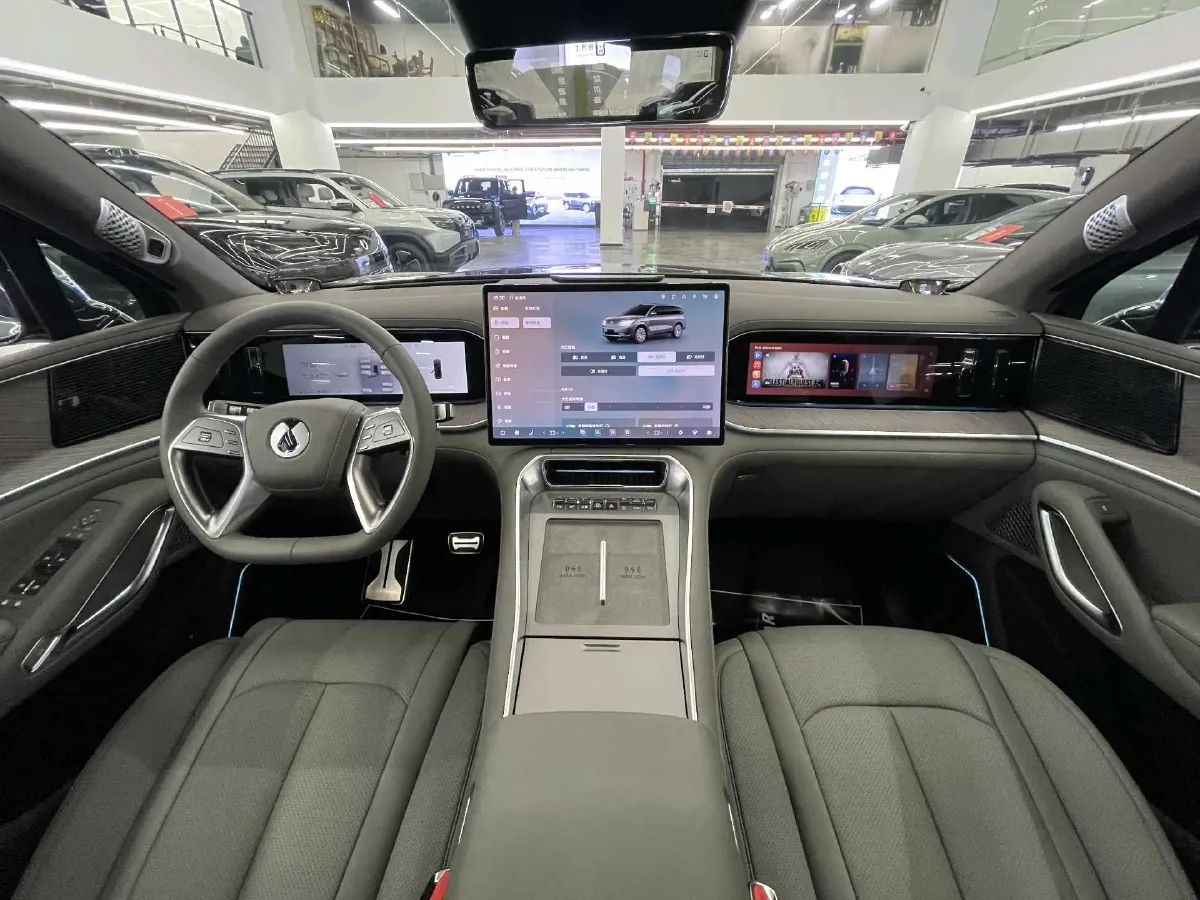 2025 Denza DenzaN9 2.0T 207HP L4 E-CVT PHEV,autocango,china used car exporter,china ev exporter,chinese used car exporter,chinese used ev exporter