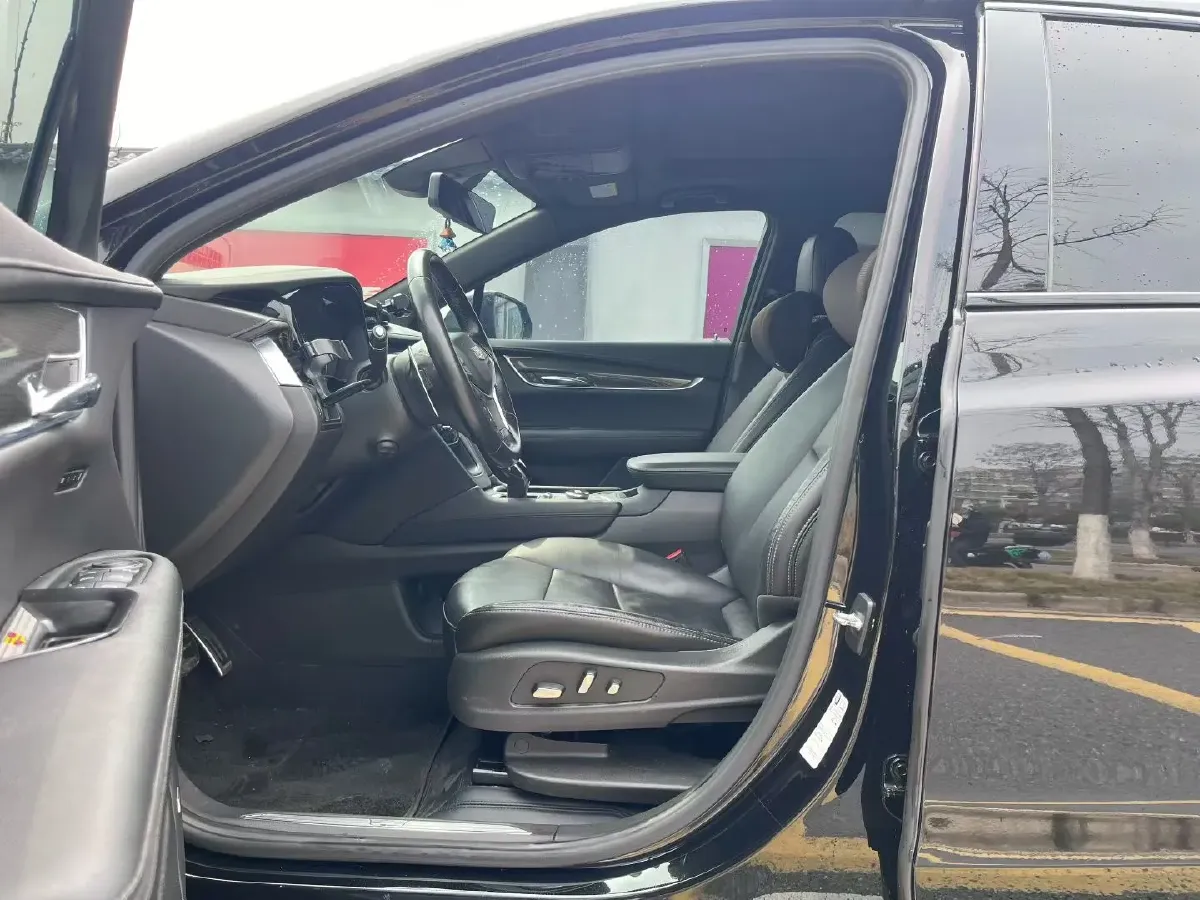 2022 Cadillac XT5 2.0T 237HP L4 9AT,autocango,china used car exporter,china ev exporter,chinese used car exporter,chinese used ev exporter