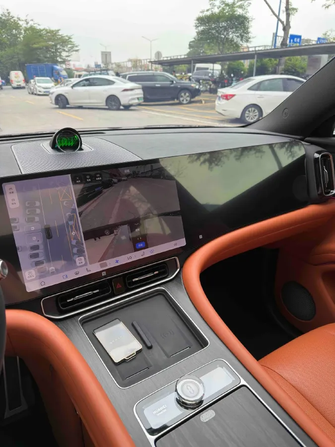 2024 AITO AITO M9 1.5T 152HP L4 REEV 52KWH,autocango,china used car exporter,china ev exporter,chinese used car exporter,chinese used ev exporter