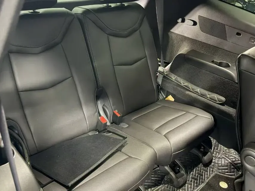 2022 Cadillac XT6 2.0T 237HP L4 9AT,autocango,china used car exporter,china ev exporter,chinese used car exporter,chinese used ev exporter