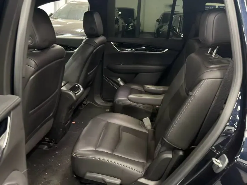 2022 Cadillac XT6 2.0T 237HP L4 9AT,autocango,china used car exporter,china ev exporter,chinese used car exporter,chinese used ev exporter