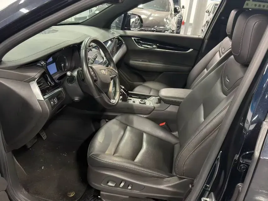 2022 Cadillac XT6 2.0T 237HP L4 9AT,autocango,china used car exporter,china ev exporter,chinese used car exporter,chinese used ev exporter