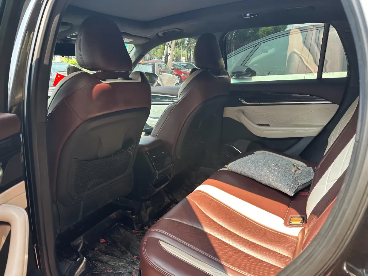 2021 Geely Monjaro 2.0T 218HP L4 7DCT,autocango,china used car exporter,china ev exporter,chinese used car exporter,chinese used ev exporter