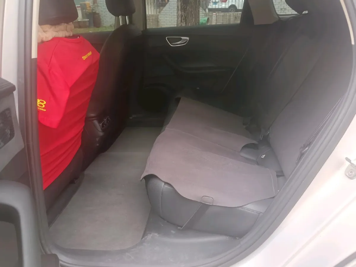 2025 Roewe D7 1.5L 112HP L4 1DHT PHEV 19.7KWH,autocango,china used car exporter,china ev exporter,chinese used car exporter,chinese used ev exporter