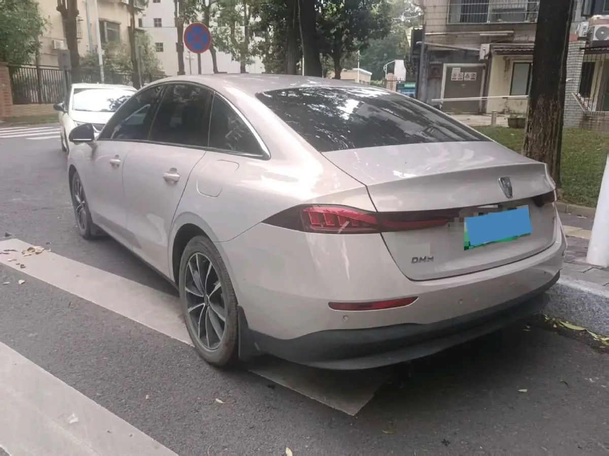 2025 Roewe D7 1.5L 112HP L4 1DHT PHEV 19.7KWH,autocango,china used car exporter,china ev exporter,chinese used car exporter,chinese used ev exporter