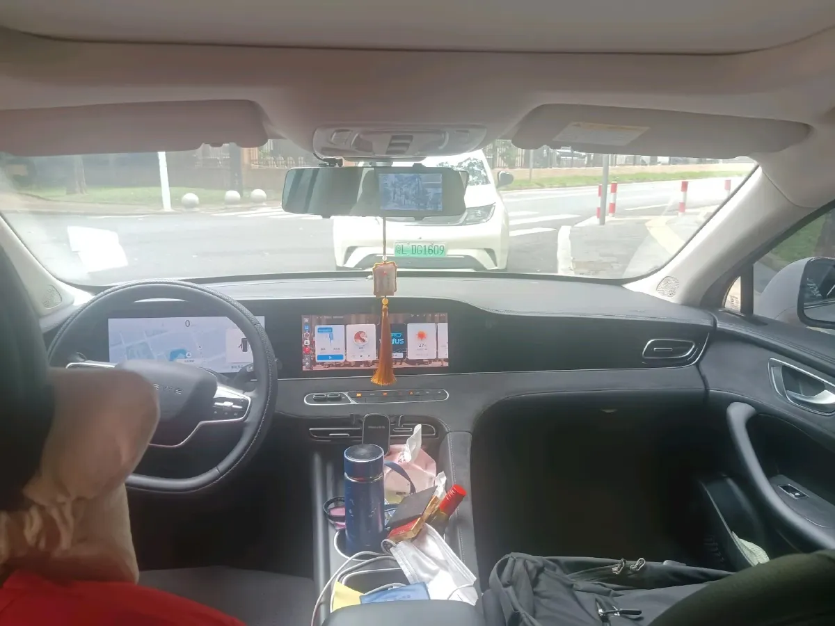 2025 Roewe D7 1.5L 112HP L4 1DHT PHEV 19.7KWH,autocango,china used car exporter,china ev exporter,chinese used car exporter,chinese used ev exporter