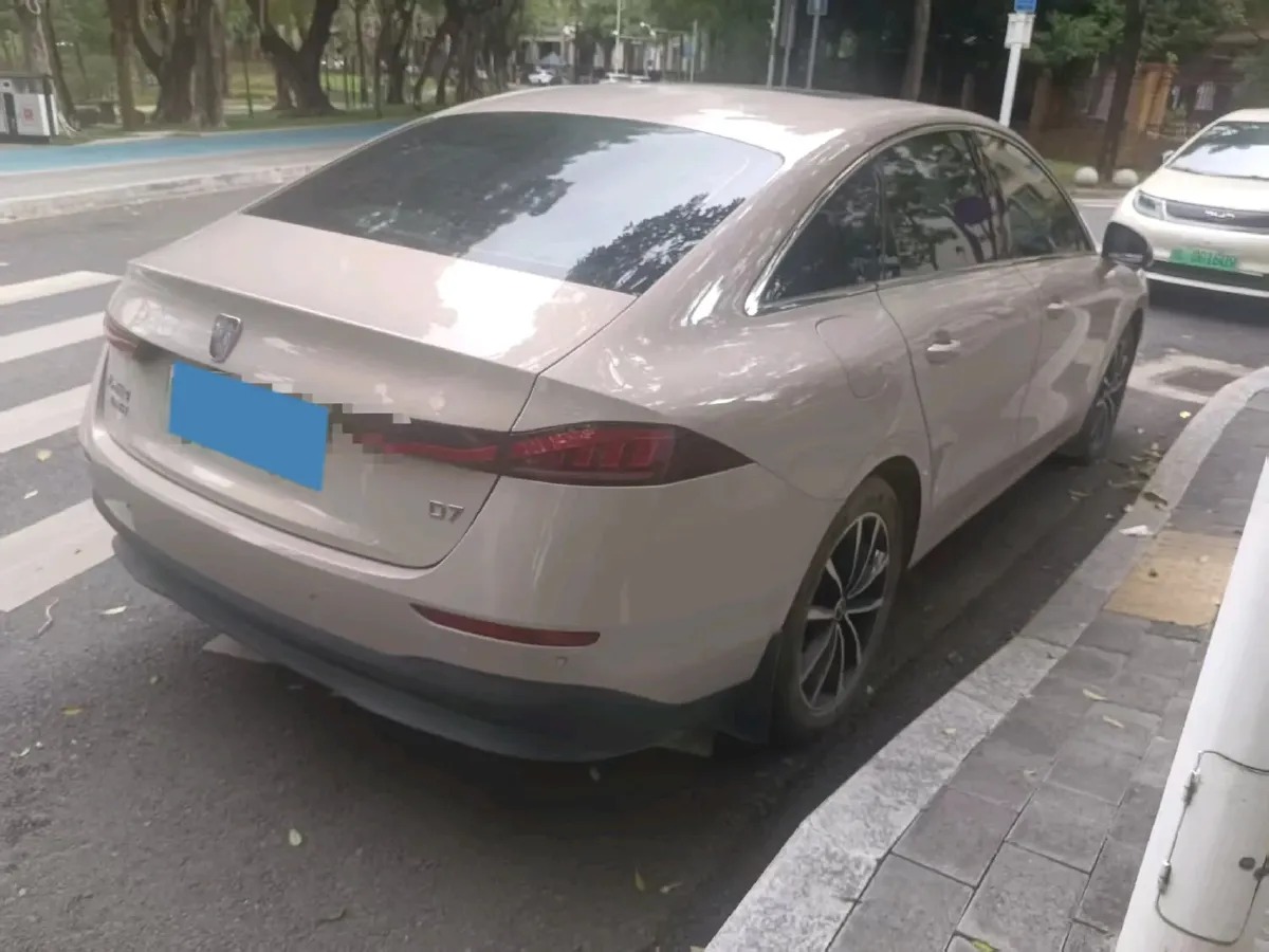 2025 Roewe D7 1.5L 112HP L4 1DHT PHEV 19.7KWH,autocango,china used car exporter,china ev exporter,chinese used car exporter,chinese used ev exporter