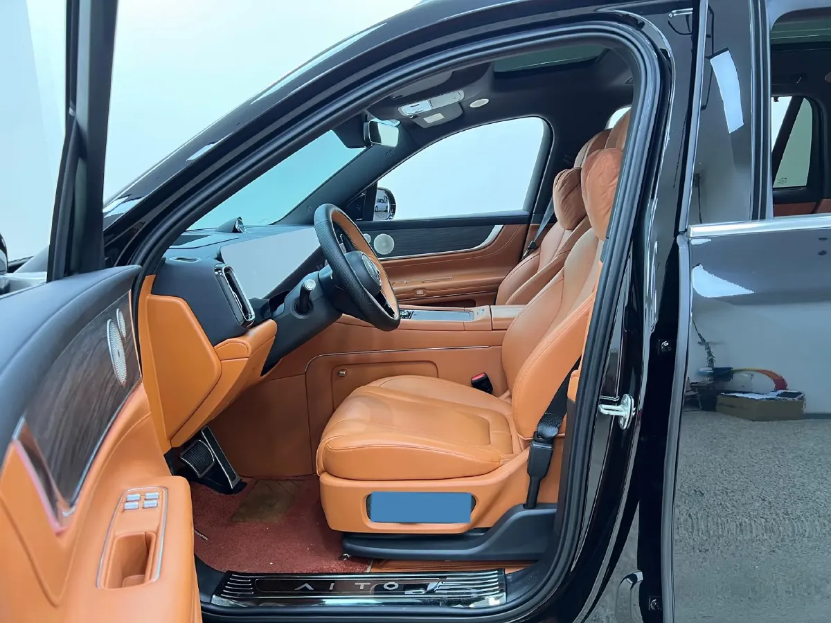 2024 AITO AITO M9 1.5T 152HP L4 REEV 42KWH,autocango,china used car exporter,china ev exporter,chinese used car exporter,chinese used ev exporter