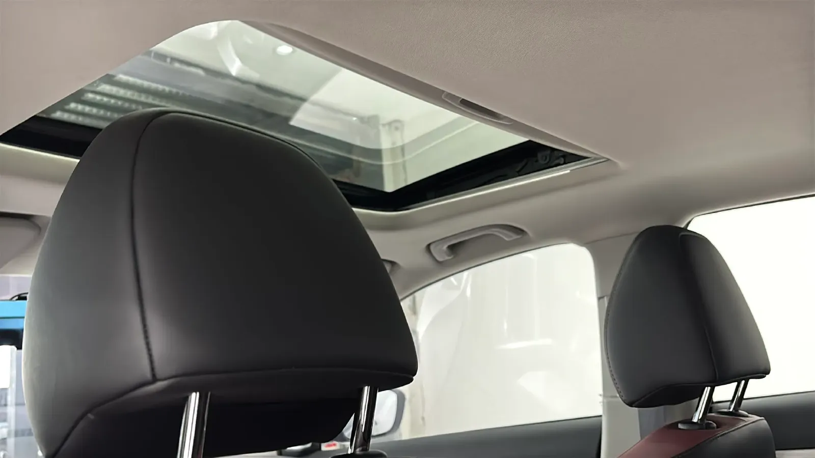 2021 Geely Coolray 1.4T 141HP L4 6DCT,autocango,china used car exporter,china ev exporter,chinese used car exporter,chinese used ev exporter