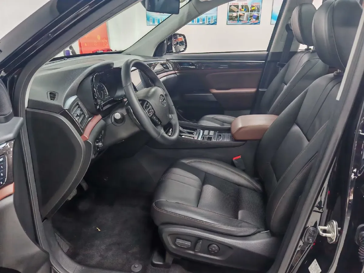 2017 GAC Trumpchi GS8 2.0T 201HP L4 6AT,autocango,china used car exporter,china ev exporter,chinese used car exporter,chinese used ev exporter