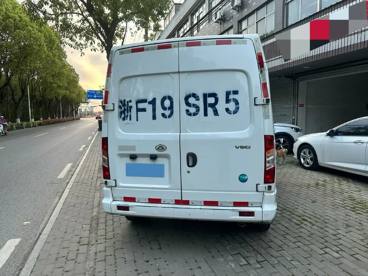 2023 MAXUS XinTu V80 2.0T 139HP L4 6MT,autocango,china used car exporter,china ev exporter,chinese used car exporter,chinese used ev exporter