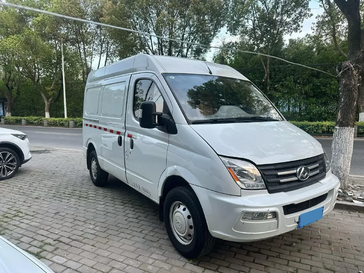 2023 MAXUS XinTu V80 2.0T 139HP L4 6MT,autocango,china used car exporter,china ev exporter,chinese used car exporter,chinese used ev exporter