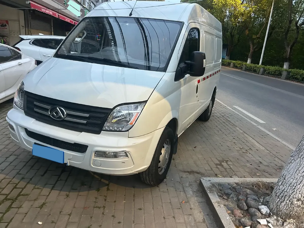 2023 MAXUS XinTu V80 2.0T 139HP L4 6MT,autocango,china used car exporter,china ev exporter,chinese used car exporter,chinese used ev exporter