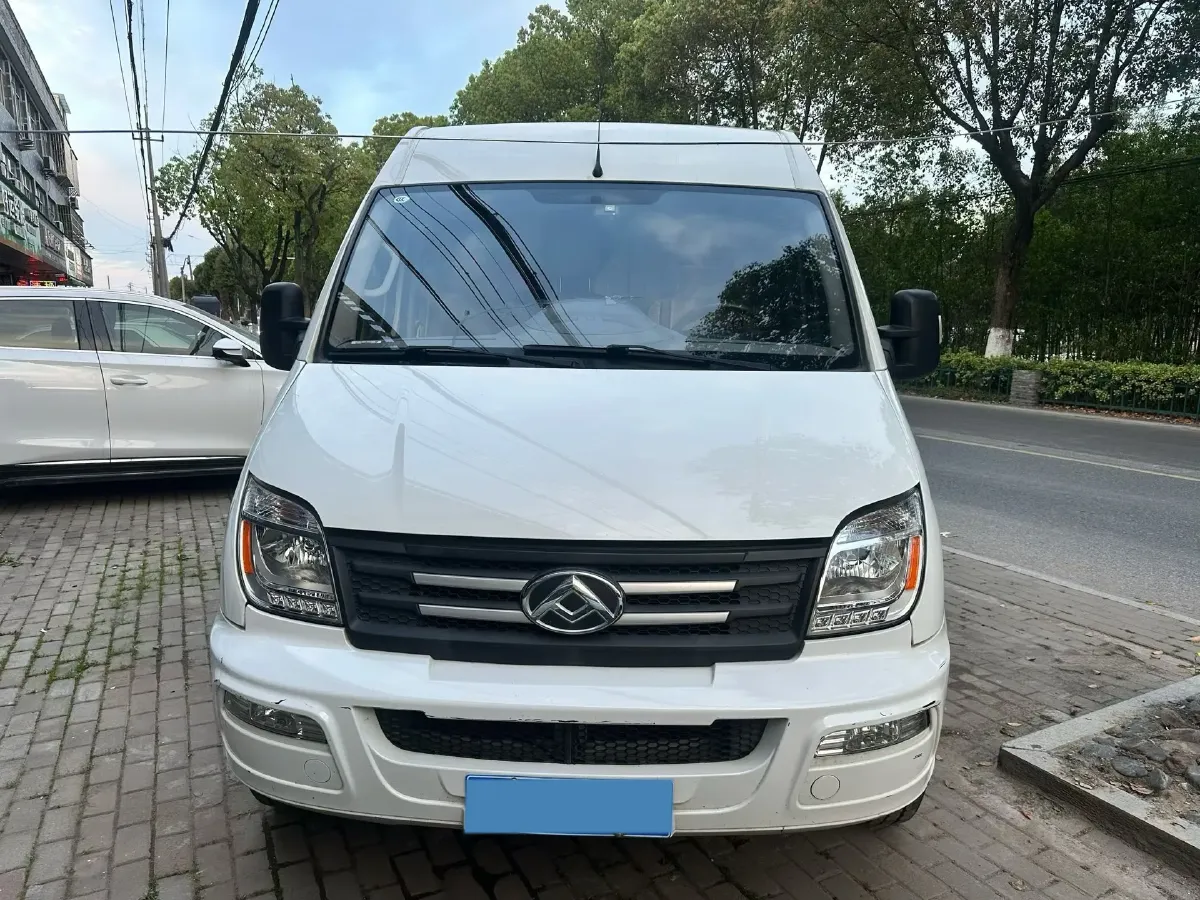 2023 MAXUS XinTu V80 2.0T 139HP L4 6MT,autocango,china used car exporter,china ev exporter,chinese used car exporter,chinese used ev exporter