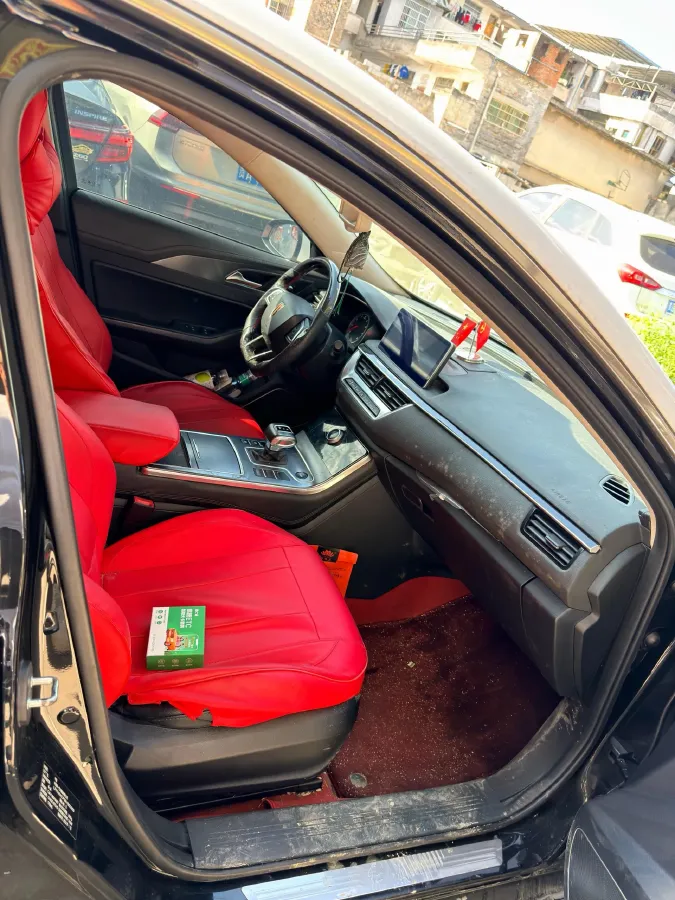 2022 HongQi H5 1.8T 197HP L4 6AT,autocango,china used car exporter,china ev exporter,chinese used car exporter,chinese used ev exporter