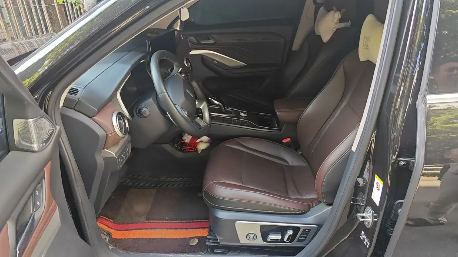 2021 WEY VV6 2.0T 227HP L4 7DCT,autocango,china used car exporter,china ev exporter,chinese used car exporter,chinese used ev exporter