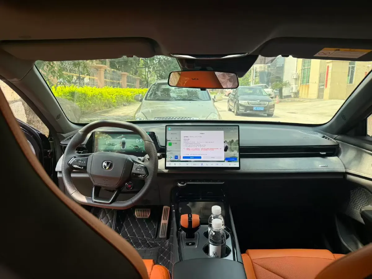 2025 ChangAn UNI-V 2.0T 245HP L4 8AT,autocango,china used car exporter,china ev exporter,chinese used car exporter,chinese used ev exporter