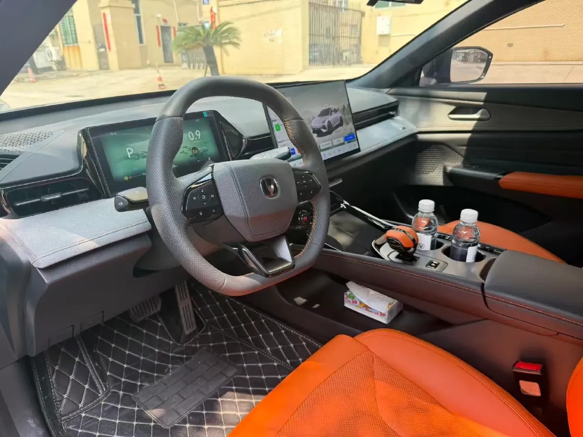 2025 ChangAn UNI-V 2.0T 245HP L4 8AT,autocango,china used car exporter,china ev exporter,chinese used car exporter,chinese used ev exporter