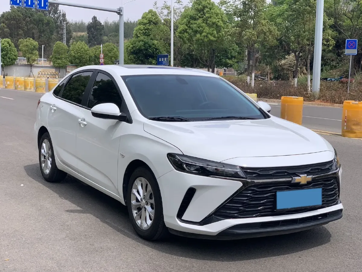 2023 Chevrolet Monza 1.5L 113HP L4 6DCT,autocango,china used car exporter,china ev exporter,chinese used car exporter,chinese used ev exporter
