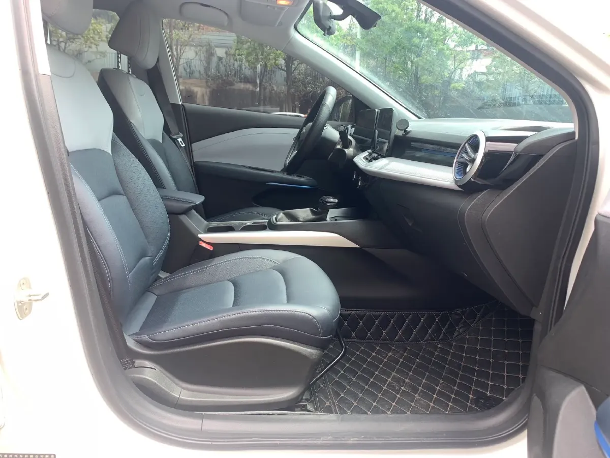 2023 Chevrolet Monza 1.5L 113HP L4 6DCT,autocango,china used car exporter,china ev exporter,chinese used car exporter,chinese used ev exporter