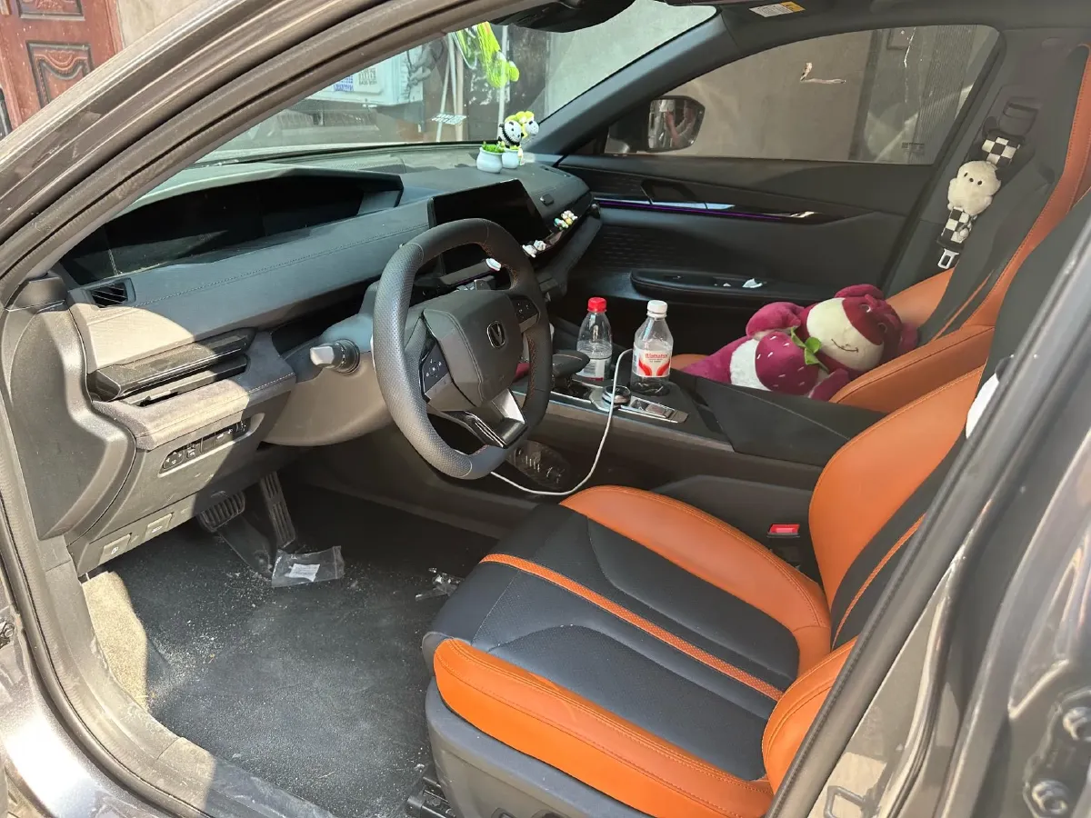 2025 ChangAn UNI-V 1.5T 192HP L4 7DCT,autocango,china used car exporter,china ev exporter,chinese used car exporter,chinese used ev exporter