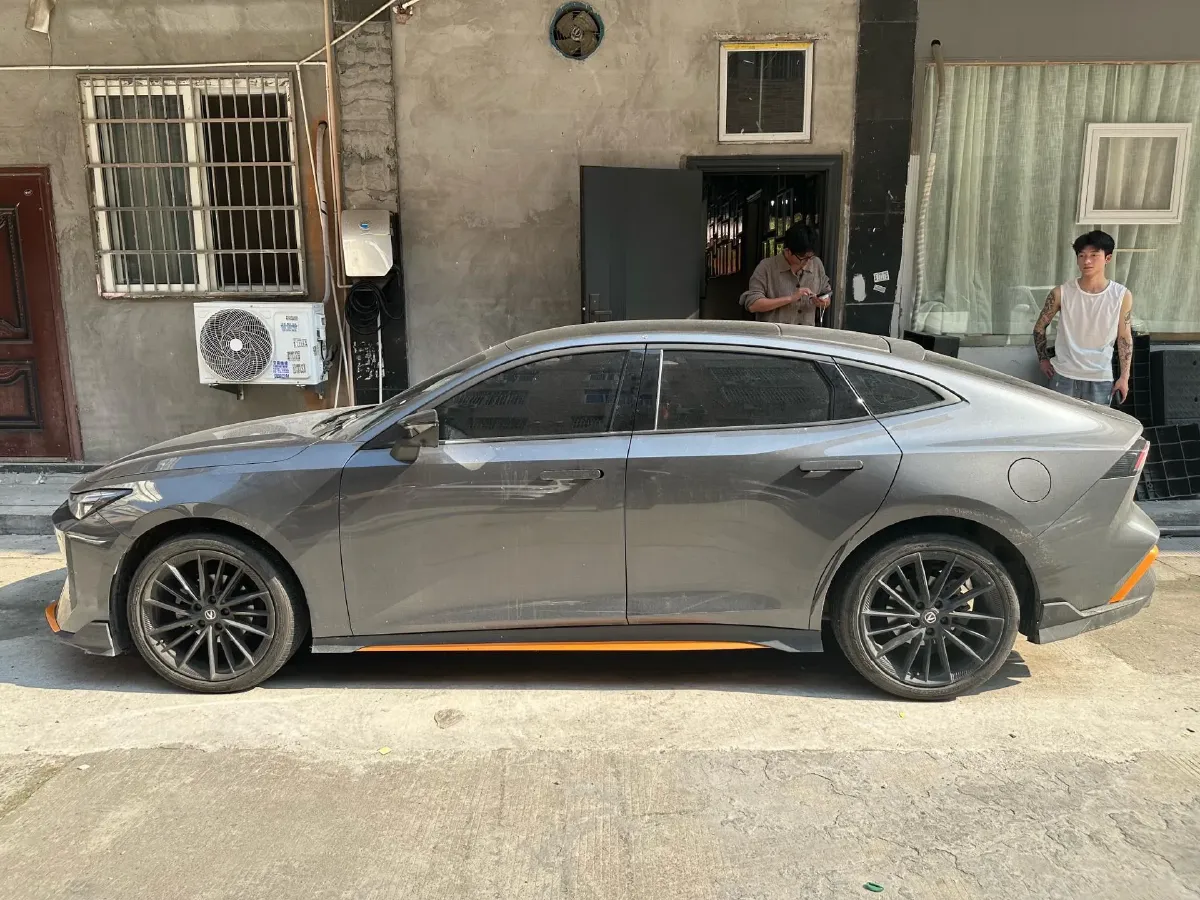 2025 ChangAn UNI-V 1.5T 192HP L4 7DCT,autocango,china used car exporter,china ev exporter,chinese used car exporter,chinese used ev exporter