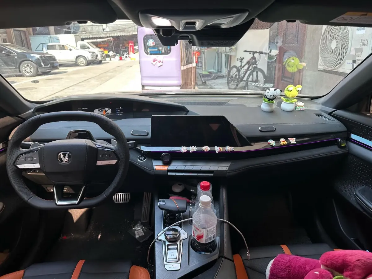 2025 ChangAn UNI-V 1.5T 192HP L4 7DCT,autocango,china used car exporter,china ev exporter,chinese used car exporter,chinese used ev exporter