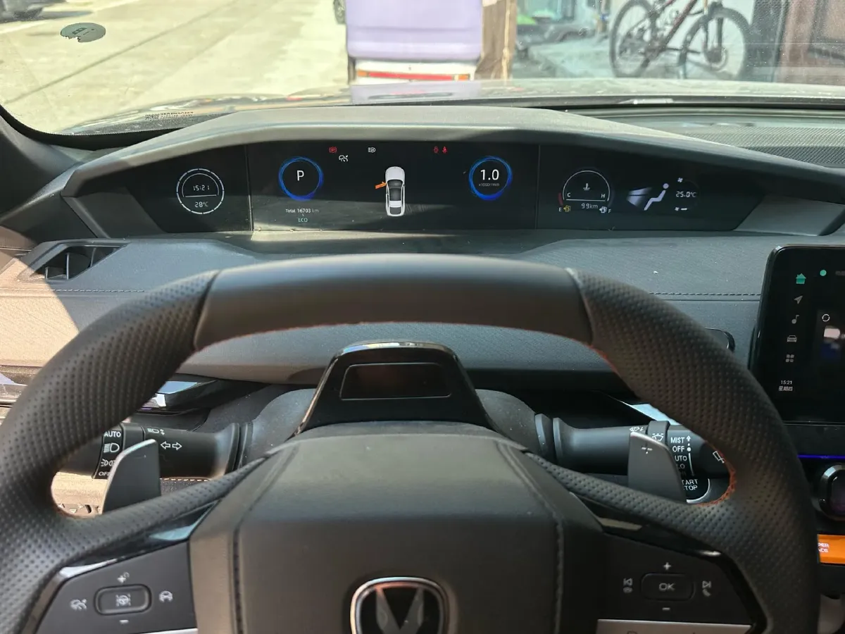 2025 ChangAn UNI-V 1.5T 192HP L4 7DCT,autocango,china used car exporter,china ev exporter,chinese used car exporter,chinese used ev exporter