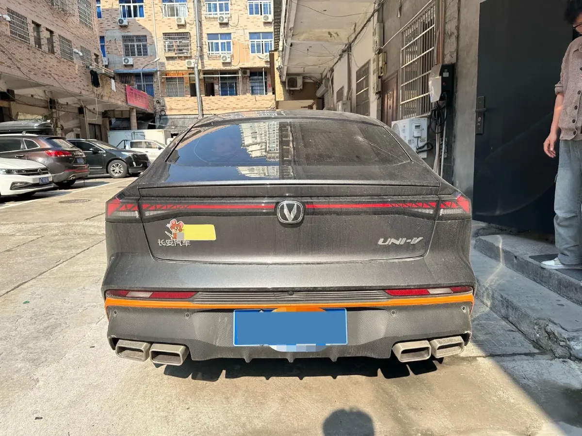 2025 ChangAn UNI-V 1.5T 192HP L4 7DCT,autocango,china used car exporter,china ev exporter,chinese used car exporter,chinese used ev exporter