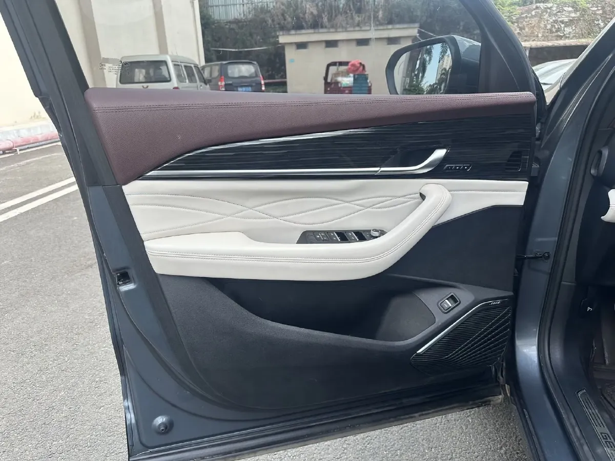 2021 Geely Monjaro 2.0T 218HP L4 7DCT,autocango,china used car exporter,china ev exporter,chinese used car exporter,chinese used ev exporter