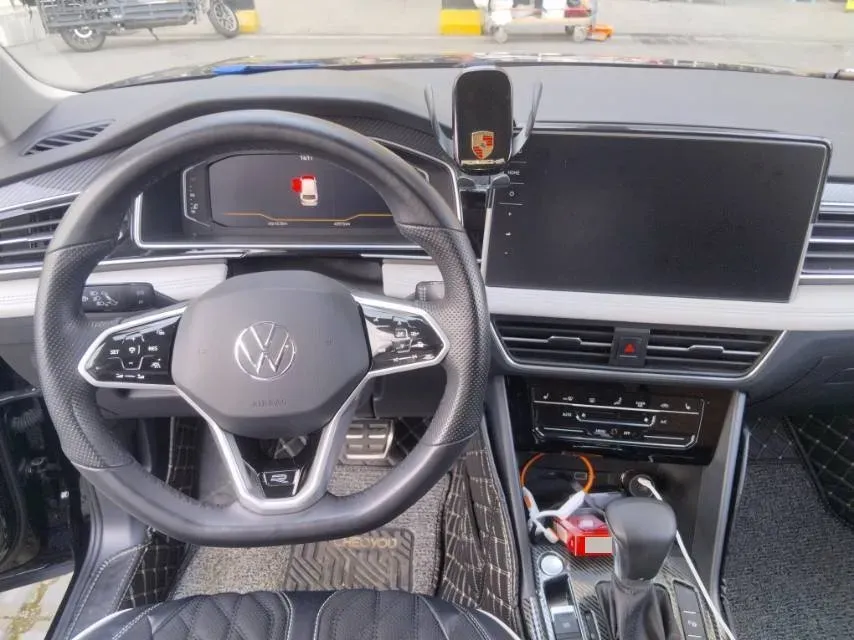 2023 Volkswagen Tiguan L 2.0T 186HP L4 7DCT,autocango,china used car exporter,china ev exporter,chinese used car exporter,chinese used ev exporter