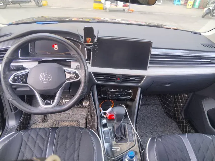 2023 Volkswagen Tiguan L 2.0T 186HP L4 7DCT,autocango,china used car exporter,china ev exporter,chinese used car exporter,chinese used ev exporter