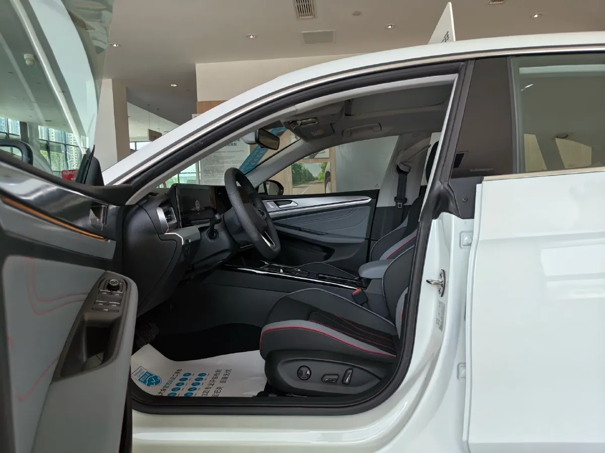 2024 Volkswagen Lamando 1.4T 150HP L4 7DCT,autocango,china used car exporter,china ev exporter,chinese used car exporter,chinese used ev exporter