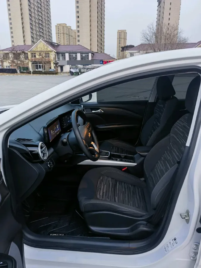 2024 Chevrolet Monza 1.5L 113HP L4 6DCT,autocango,china used car exporter,china ev exporter,chinese used car exporter,chinese used ev exporter