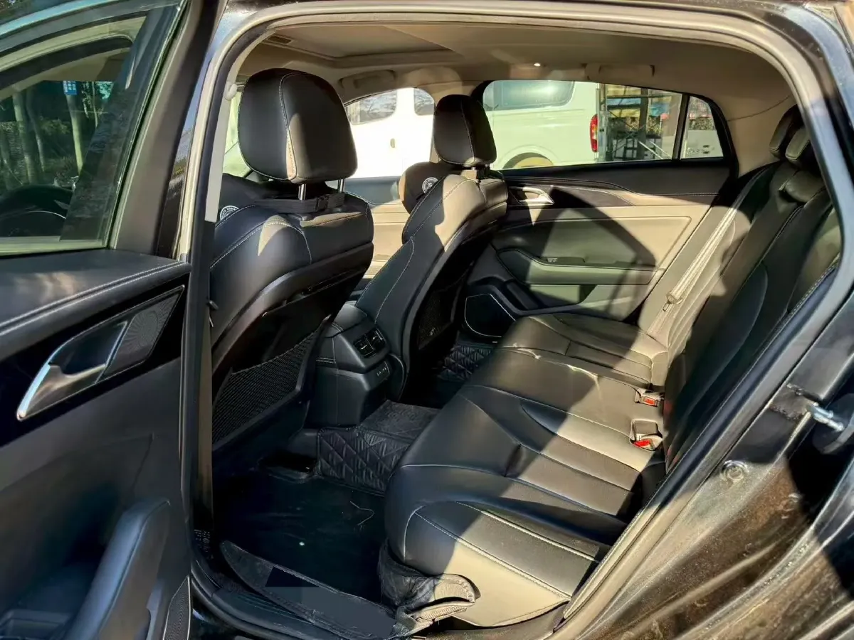 2019 HongQi H5 1.8T 180HP L4 6AT,autocango,china used car exporter,china ev exporter,chinese used car exporter,chinese used ev exporter