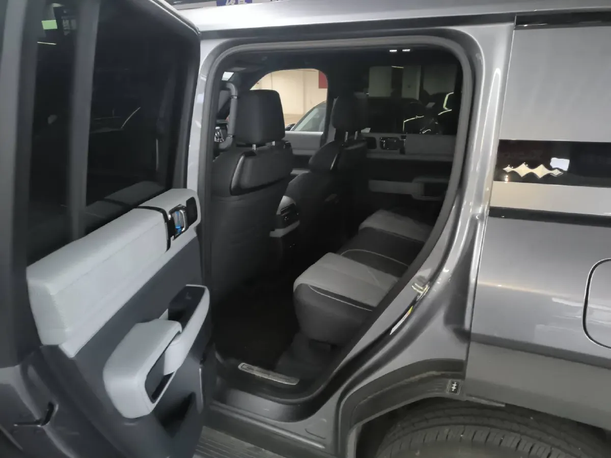 2023 FangChengBao Bao 5 1.5T 194HP L4 E-CVT PHEV 31.8KWH,autocango,china used car exporter,china ev exporter,chinese used car exporter,chinese used ev exporter