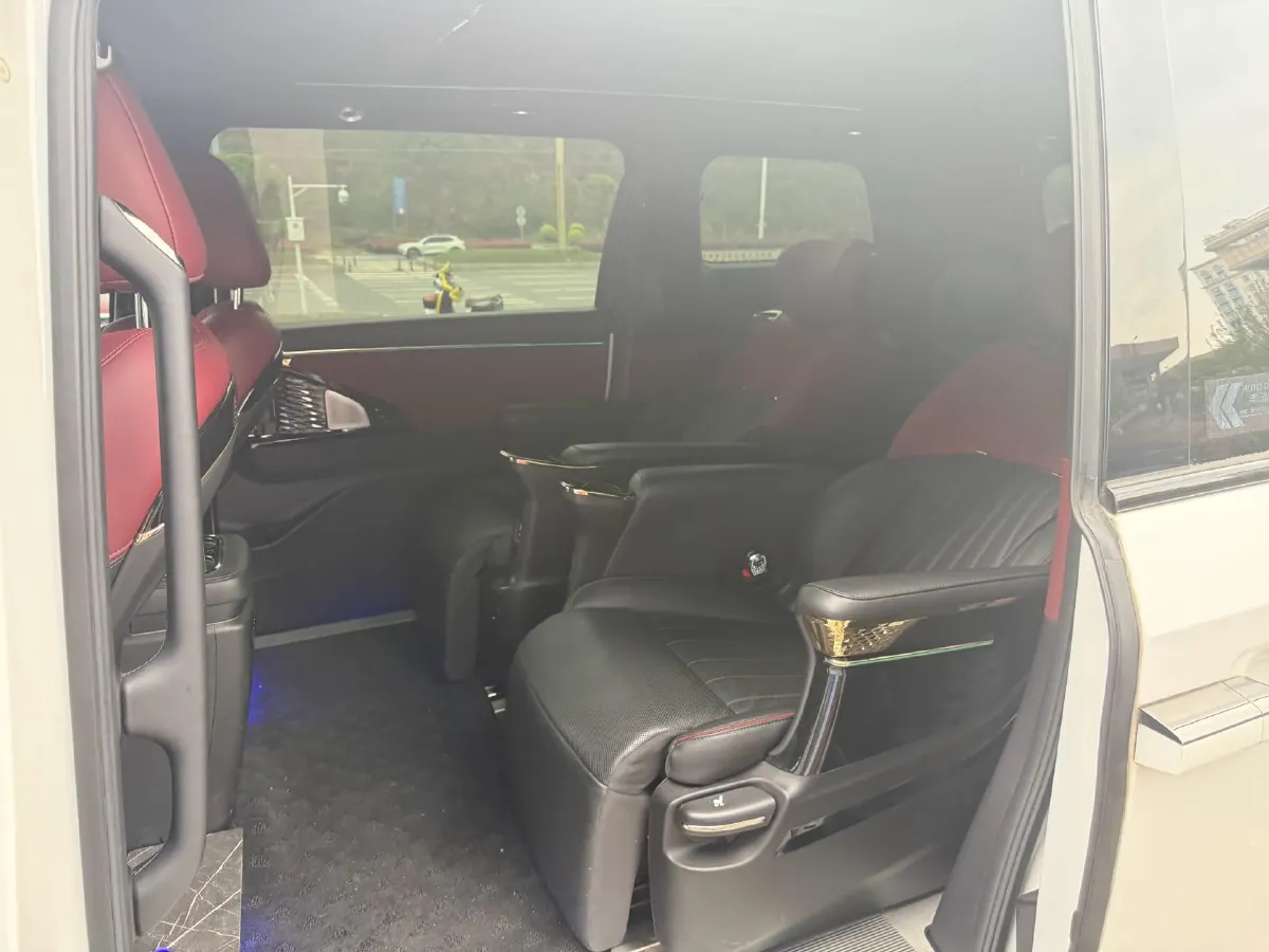 2023 GAC Trumpchi M8 2.0T 252HP L4 8AT,autocango,china used car exporter,china ev exporter,chinese used car exporter,chinese used ev exporter