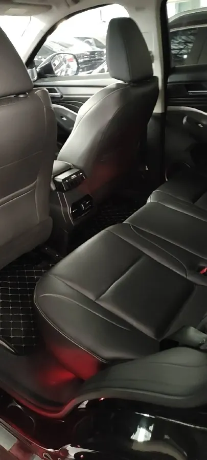 2021 WEY VV6 2.0T 227HP L4 7DCT,autocango,china used car exporter,china ev exporter,chinese used car exporter,chinese used ev exporter