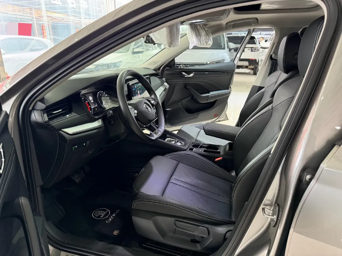 2022 Skoda Octavia 1.4T 150HP L4 7DCT,autocango,china used car exporter,china ev exporter,chinese used car exporter,chinese used ev exporter