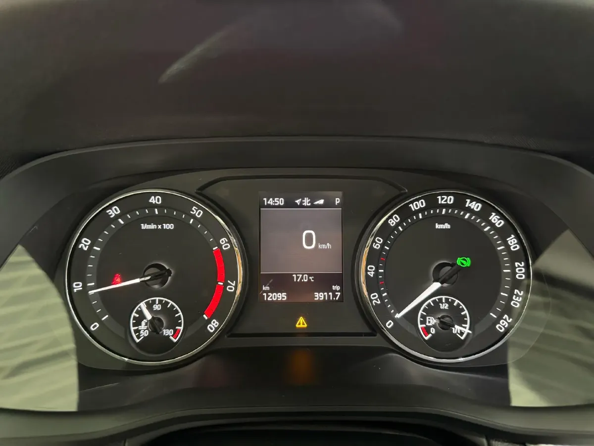 2022 Skoda Octavia 1.4T 150HP L4 7DCT,autocango,china used car exporter,china ev exporter,chinese used car exporter,chinese used ev exporter