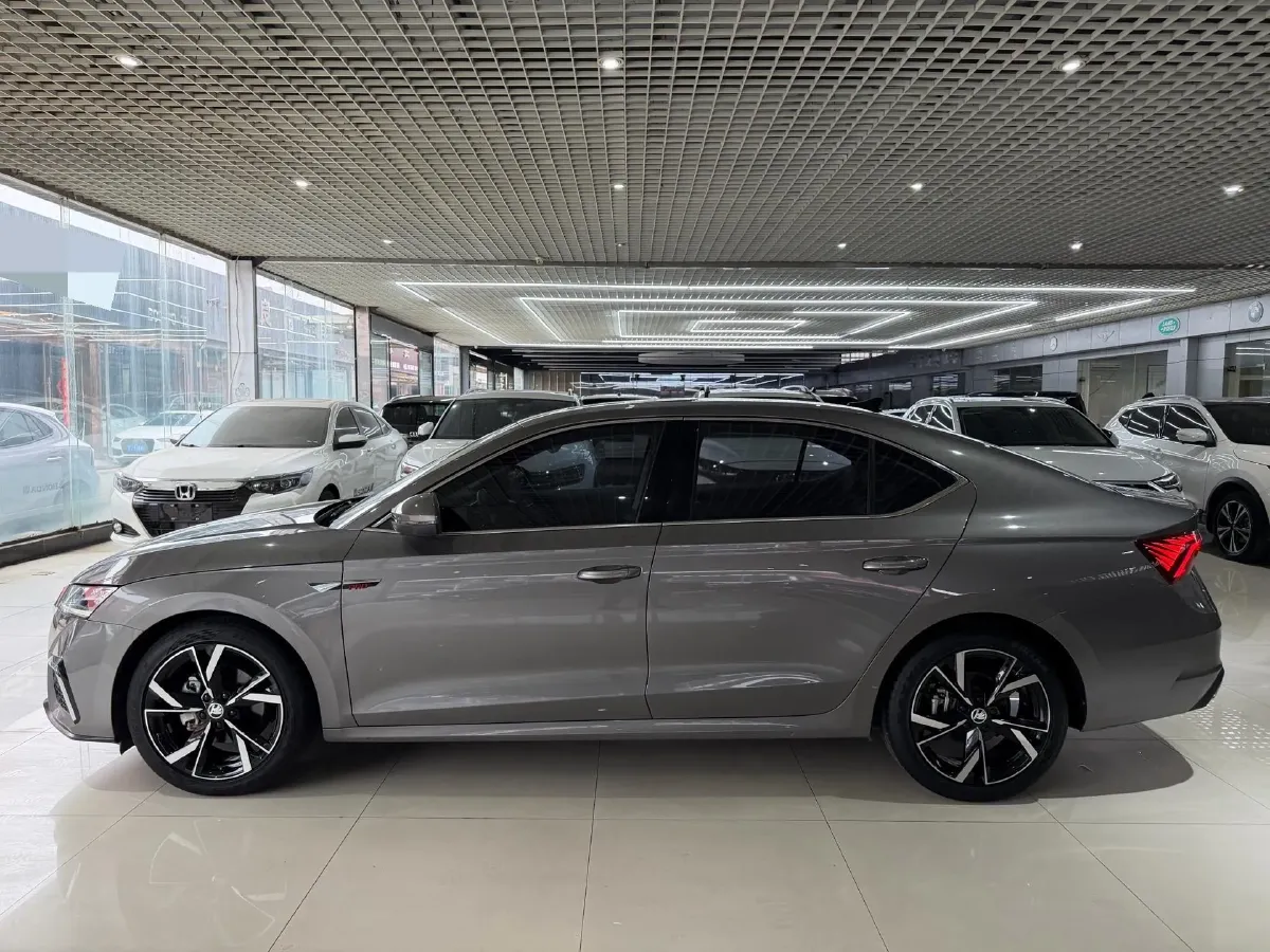 2022 Skoda Octavia 1.4T 150HP L4 7DCT,autocango,china used car exporter,china ev exporter,chinese used car exporter,chinese used ev exporter