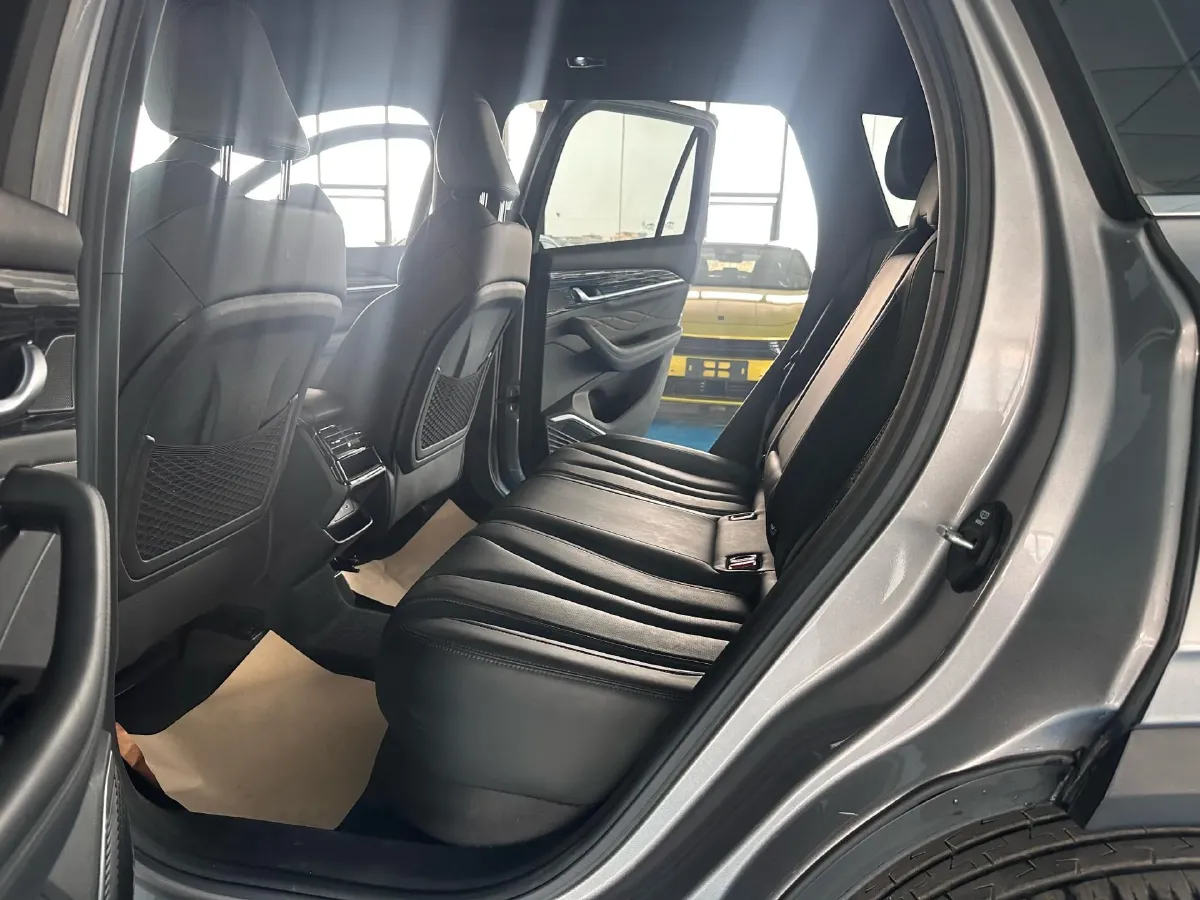 2024 Geely Monjaro 2.0T 218HP L4 7DCT,autocango,china used car exporter,china ev exporter,chinese used car exporter,chinese used ev exporter