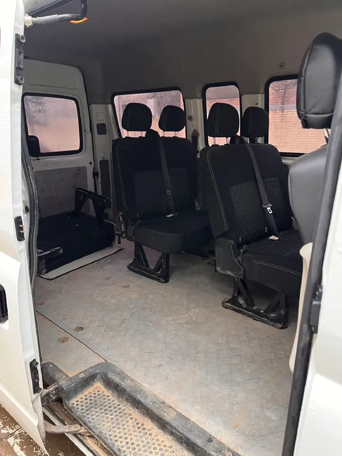 2023 MAXUS XinTu V80 2.0T 127HP L4 6MT,autocango,china used car exporter,china ev exporter,chinese used car exporter,chinese used ev exporter