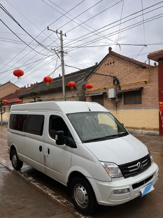 2023 MAXUS XinTu V80 2.0T 127HP L4 6MT,autocango,china used car exporter,china ev exporter,chinese used car exporter,chinese used ev exporter