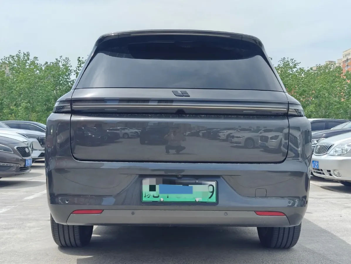 2023 Li L8 Range Extended 154HP REEV 40.9KWH,autocango,china used car exporter,china ev exporter,chinese used car exporter,chinese used ev exporter