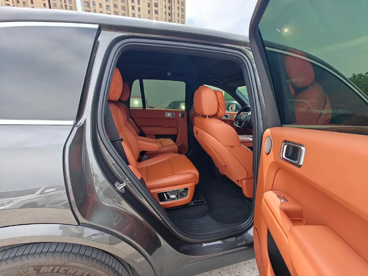 2023 Li L8 Range Extended 154HP REEV 40.9KWH,autocango,china used car exporter,china ev exporter,chinese used car exporter,chinese used ev exporter