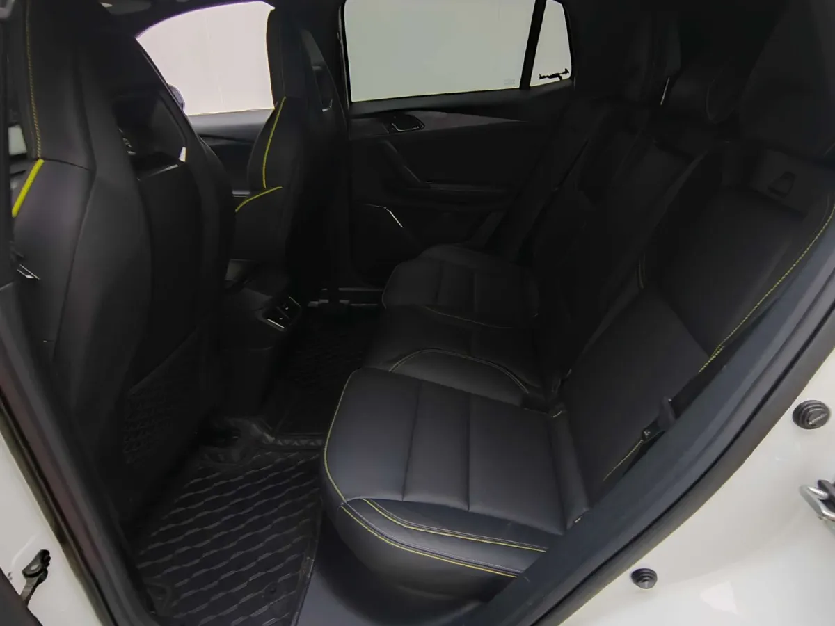 2023 LYNK&CO 06 1.5T 181HP L4 7DCT,autocango,china used car exporter,china ev exporter,chinese used car exporter,chinese used ev exporter