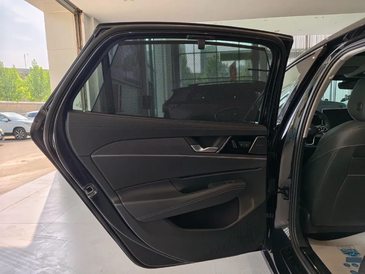 2025 Volkswagen Passat 2.0T 220HP L4 7DCT,autocango,china used car exporter,china ev exporter,chinese used car exporter,chinese used ev exporter