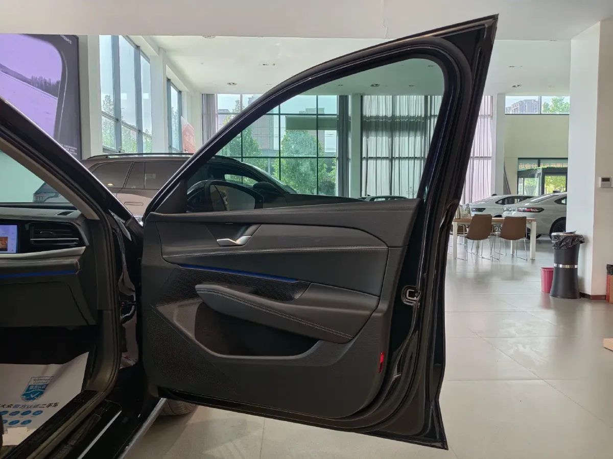 2025 Volkswagen Passat 2.0T 220HP L4 7DCT,autocango,china used car exporter,china ev exporter,chinese used car exporter,chinese used ev exporter