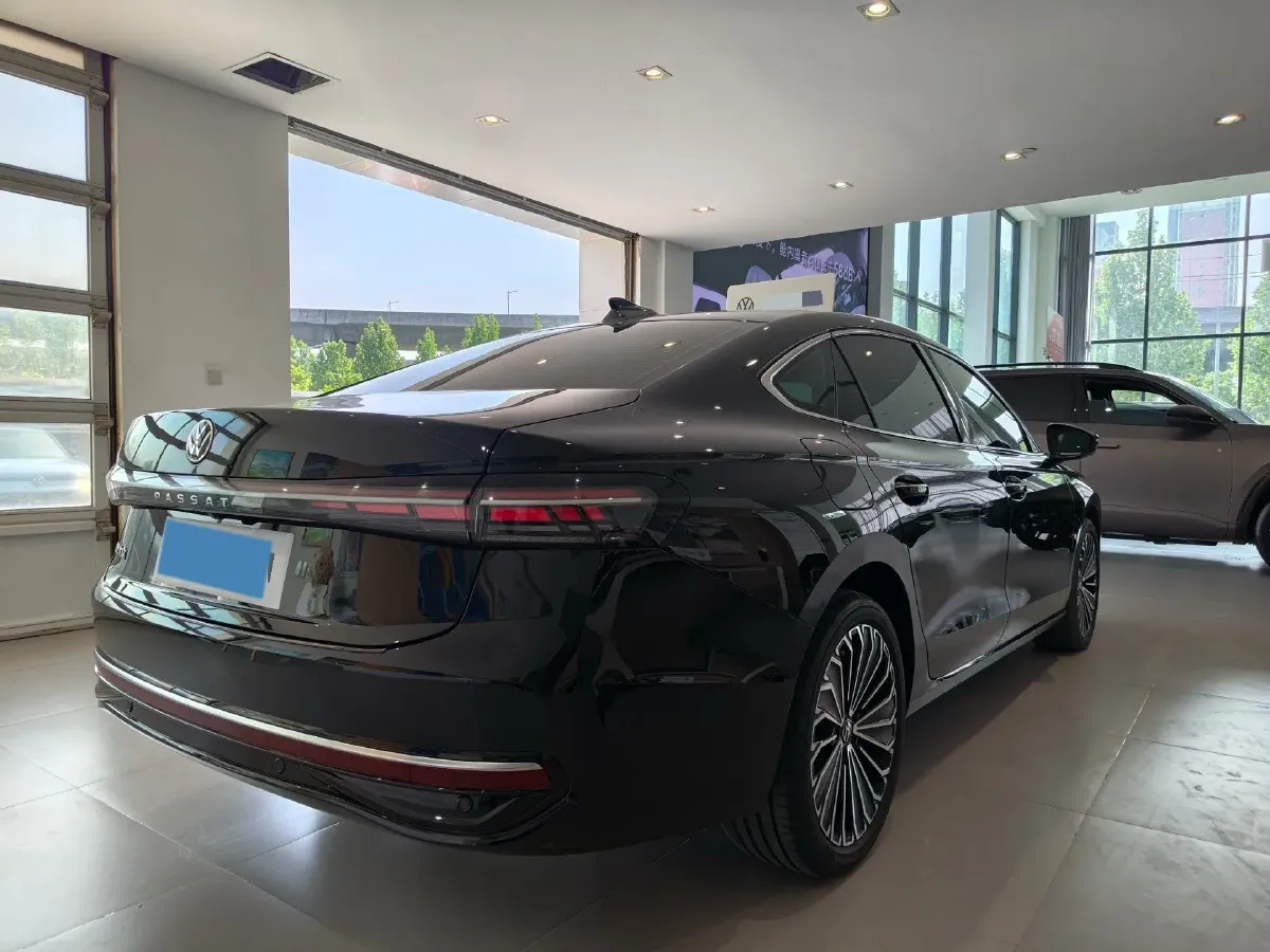 2025 Volkswagen Passat 2.0T 220HP L4 7DCT,autocango,china used car exporter,china ev exporter,chinese used car exporter,chinese used ev exporter